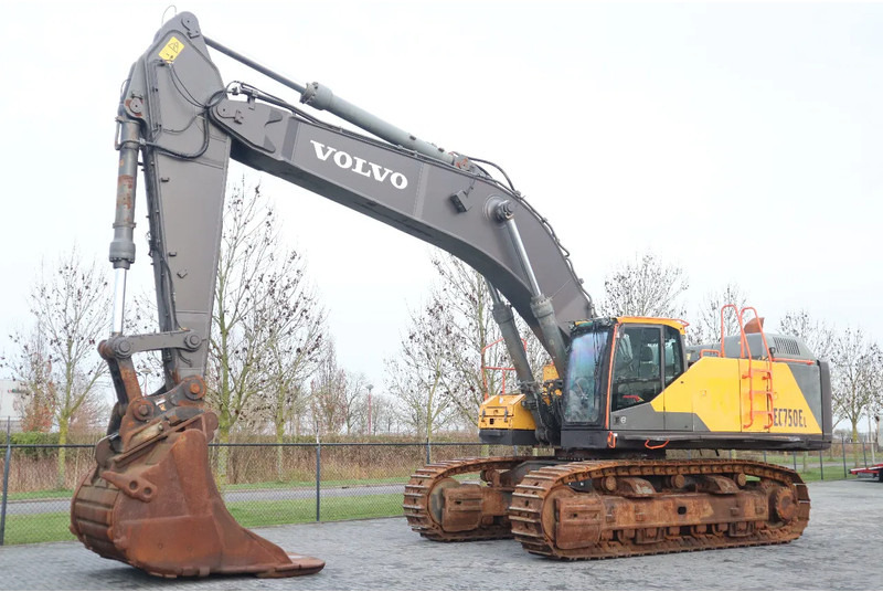 Volvo EC 750 EL | BUCKET | HYDRAULIC QUICK COUPLER - Lánctalpas kotró: 2 kép. Volvo EC 750 EL | BUCKET | HYDRAULIC QUICK COUPLER - Lánctalpas kotró: 2 kép.
