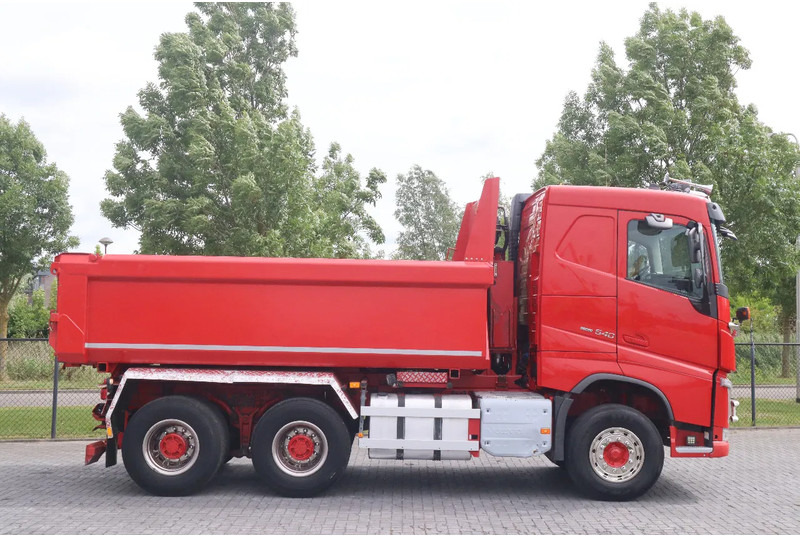 Volvo FH 540 | 6X4 | RETARDER | BIG AXLES | EURO 6 - Billenőplatós teherautó: 4 kép. Volvo FH 540 | 6X4 | RETARDER | BIG AXLES | EURO 6 - Billenőplatós teherautó: 4 kép.