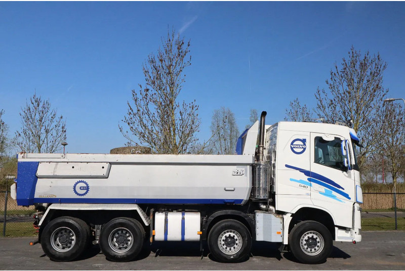 Volvo FH 540 | 8X4 | TANDEMLIFT | RETARDER | BIG AXLES | EURO 6 - Billenőplatós teherautó: 4 kép. Volvo FH 540 | 8X4 | TANDEMLIFT | RETARDER | BIG AXLES | EURO 6 - Billenőplatós teherautó: 4 kép.
