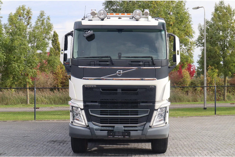 Volvo FH 540 | 8X4 | TANDEMLIFT | RETARDER | BIG AXLES | EURO 6 - Billenőplatós teherautó: 2 kép. Volvo FH 540 | 8X4 | TANDEMLIFT | RETARDER | BIG AXLES | EURO 6 - Billenőplatós teherautó: 2 kép.