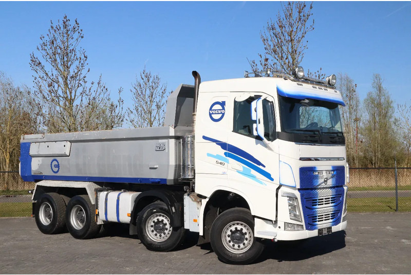 Volvo FH 540 | 8X4 | TANDEMLIFT | RETARDER | BIG AXLES | EURO 6 - Billenőplatós teherautó: 3 kép. Volvo FH 540 | 8X4 | TANDEMLIFT | RETARDER | BIG AXLES | EURO 6 - Billenőplatós teherautó: 3 kép.