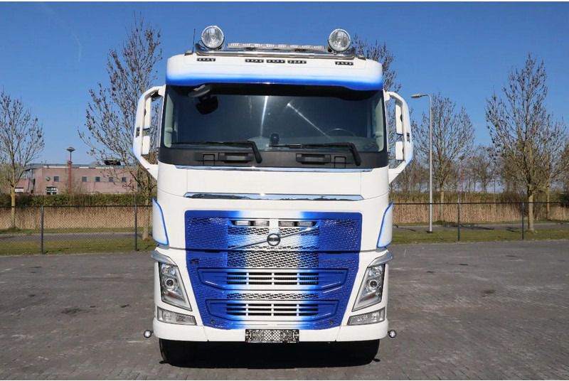 Volvo FH 540 | 8X4 | TANDEMLIFT | RETARDER | BIG AXLES | EURO 6 - Billenőplatós teherautó: 2 kép. Volvo FH 540 | 8X4 | TANDEMLIFT | RETARDER | BIG AXLES | EURO 6 - Billenőplatós teherautó: 2 kép.