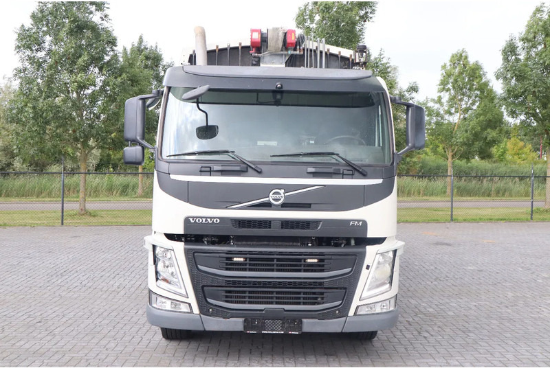 Volvo FM 330 | 6X2 | NORBA RL300 | WINCH | GARBAGE | EURO 6 - Szemetesautó: 2 kép. Volvo FM 330 | 6X2 | NORBA RL300 | WINCH | GARBAGE | EURO 6 - Szemetesautó: 2 kép.
