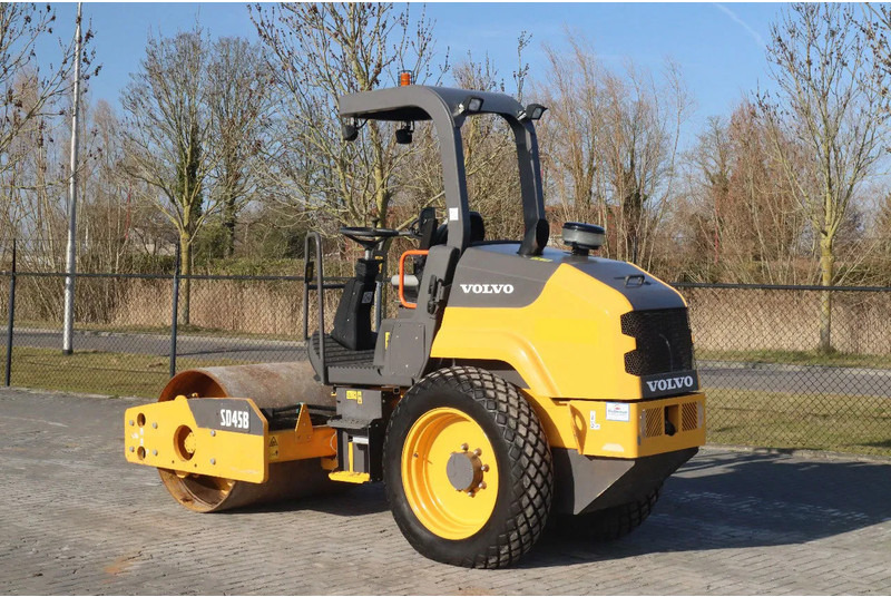Volvo SD45B | GOOD CONDIITON | LOW HOURS - Henger: 3 kép. Volvo SD45B | GOOD CONDIITON | LOW HOURS - Henger: 3 kép.