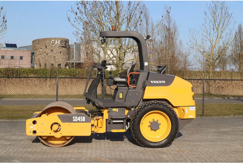 Volvo SD45B | GOOD CONDIITON | LOW HOURS - Úthenger: 1 kép. Volvo SD45B | GOOD CONDIITON | LOW HOURS - Úthenger: 1 kép.