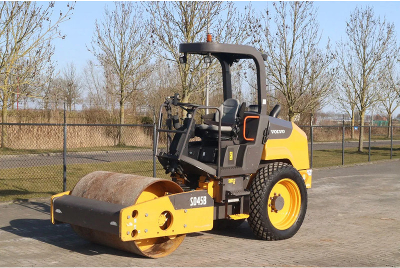 Volvo SD45B | GOOD CONDIITON | LOW HOURS - Henger: 2 kép. Volvo SD45B | GOOD CONDIITON | LOW HOURS - Henger: 2 kép.