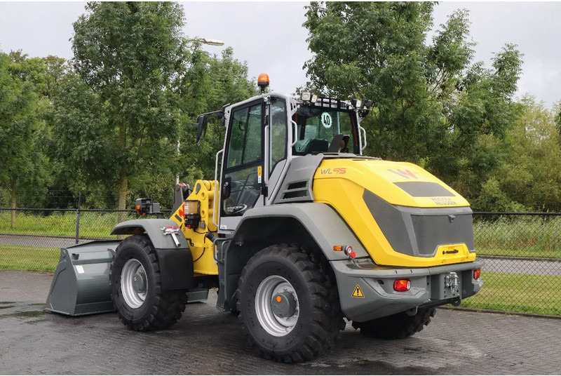 WACKER NEUSON WL95 | NEW - UNUSED | 40 KM/H | FULL OPTION! - Gumikerekes homlokrakodó: 3 kép. WACKER NEUSON WL95 | NEW - UNUSED | 40 KM/H | FULL OPTION! - Gumikerekes homlokrakodó: 3 kép.