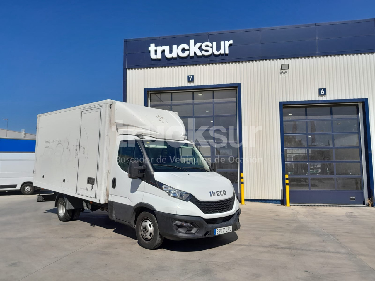 IVECO 35C16 GV - Dobozos kisteherautó: 1 kép. IVECO 35C16 GV - Dobozos kisteherautó: 1 kép.