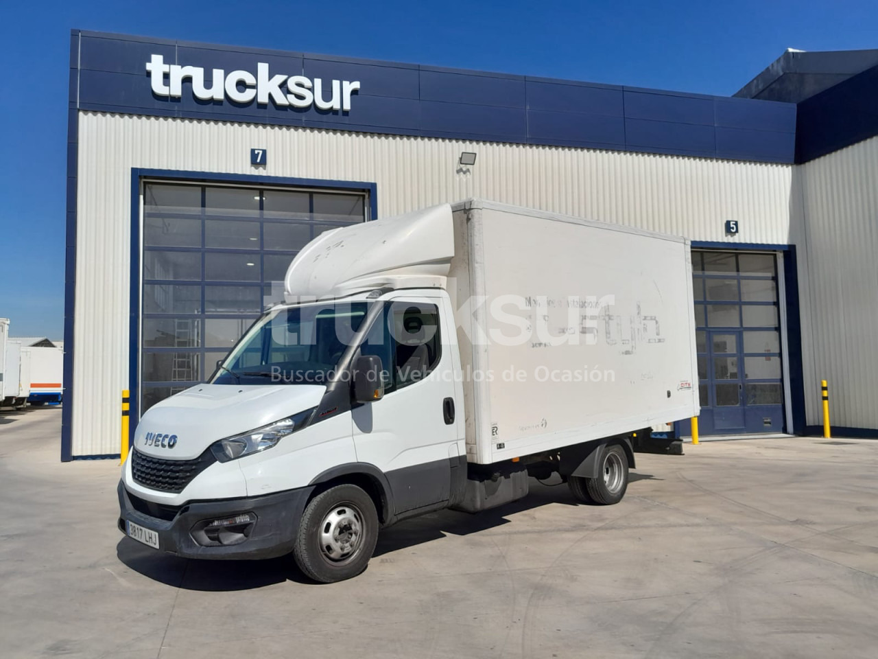 IVECO 35C16 GV - Dobozos kisteherautó: 2 kép. IVECO 35C16 GV - Dobozos kisteherautó: 2 kép.