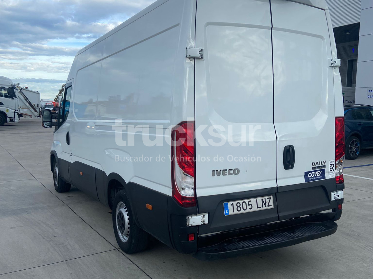 IVECO 35S14 12M3 - Dobozos kisteherautó: 5 kép. IVECO 35S14 12M3 - Dobozos kisteherautó: 5 kép.