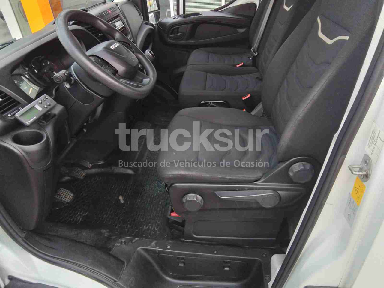 IVECO 35S14 FRC-X - Hűtős kisteherautó: 3 kép. IVECO 35S14 FRC-X - Hűtős kisteherautó: 3 kép.