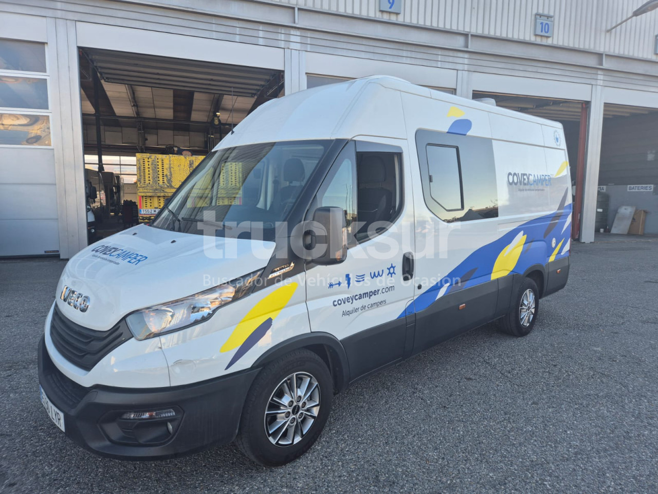 IVECO 35S16 CAMPER - Dobozos kisteherautó: 2 kép. IVECO 35S16 CAMPER - Dobozos kisteherautó: 2 kép.