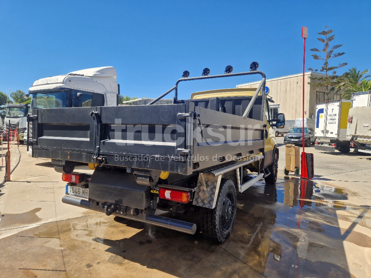 IVECO 55S18H - Horgos rakodó teherautó: 3 kép. IVECO 55S18H - Horgos rakodó teherautó: 3 kép.