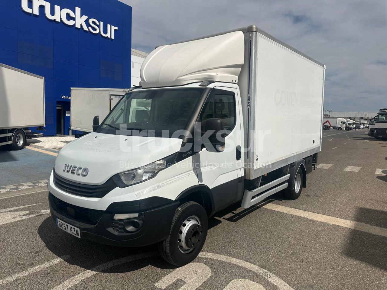 IVECO 72C15 GV P/E - Dobozos felépítményű teherautó: 2 kép. IVECO 72C15 GV P/E - Dobozos felépítményű teherautó: 2 kép.