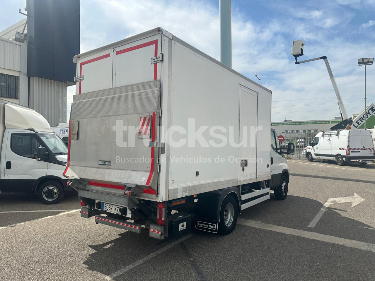 IVECO 72C15 GV P/E - Dobozos felépítményű teherautó: 3 kép. IVECO 72C15 GV P/E - Dobozos felépítményű teherautó: 3 kép.