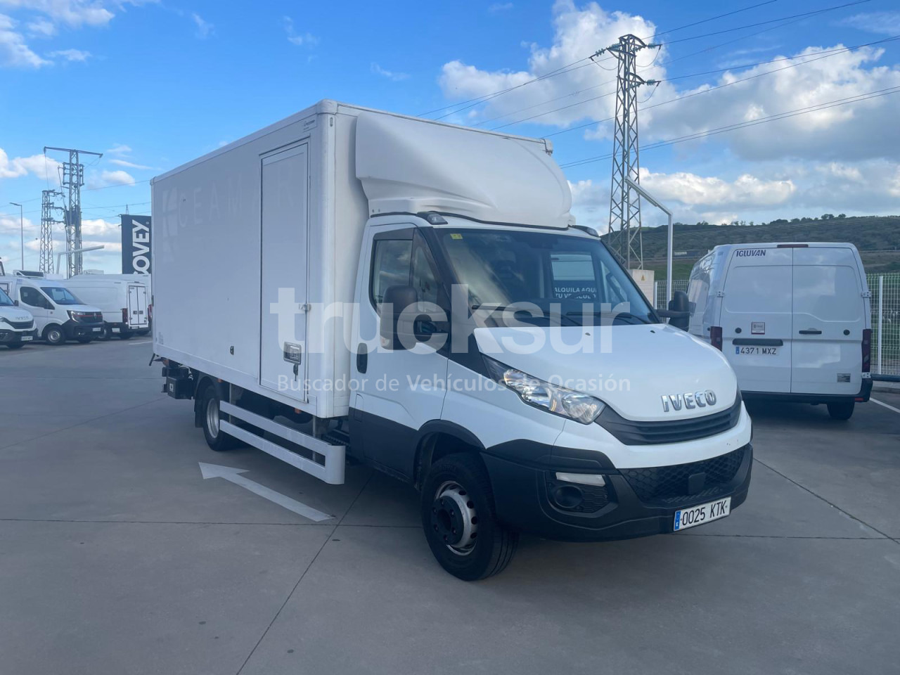 IVECO 72C18 P/E - Dobozos felépítményű teherautó: 1 kép. IVECO 72C18 P/E - Dobozos felépítményű teherautó: 1 kép.
