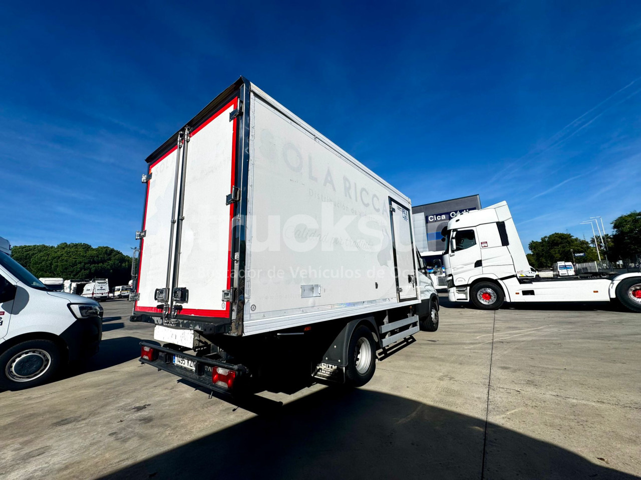 IVECO 72C18 - Hűtős teherautó: 3 kép. IVECO 72C18 - Hűtős teherautó: 3 kép.