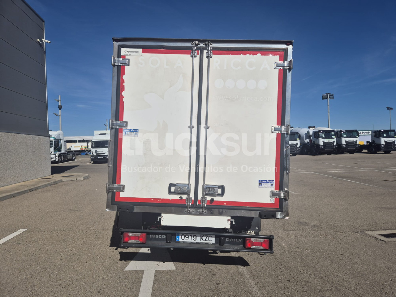 IVECO 72C18 - Hűtős teherautó: 4 kép. IVECO 72C18 - Hűtős teherautó: 4 kép.