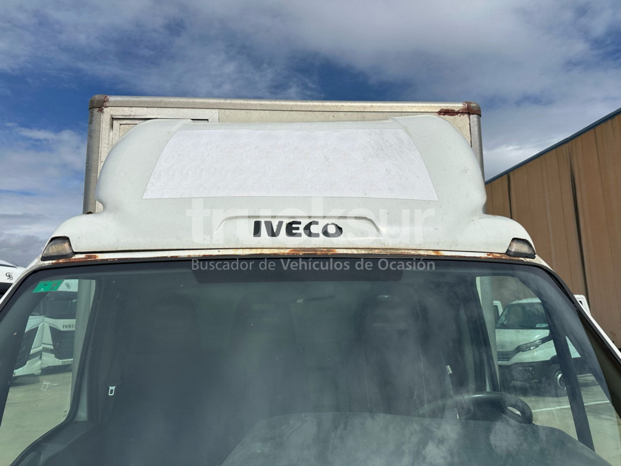IVECO DAILY 35C14 - Dobozos kisteherautó: 4 kép. IVECO DAILY 35C14 - Dobozos kisteherautó: 4 kép.