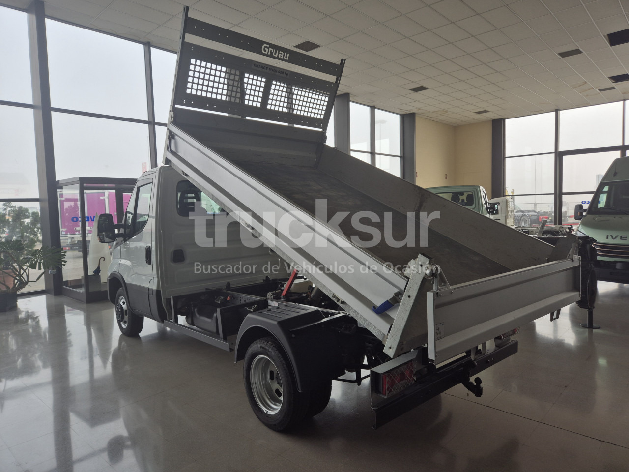 IVECO DAILY 35C14H - Billenőplatós kisteherautó: 5 kép. IVECO DAILY 35C14H - Billenőplatós kisteherautó: 5 kép.