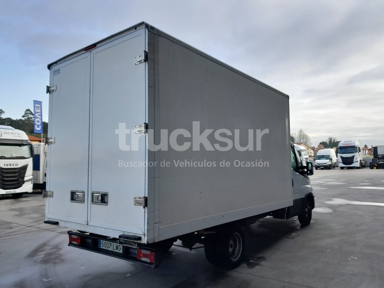 IVECO DAILY 35C16H - Dobozos kisteherautó: 3 kép. IVECO DAILY 35C16H - Dobozos kisteherautó: 3 kép.