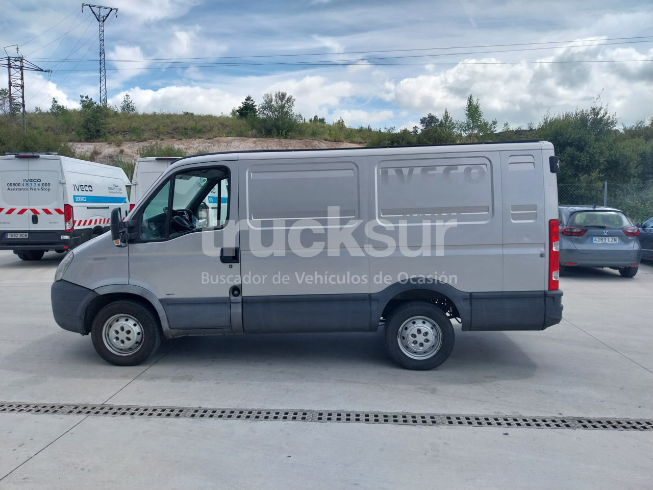 IVECO DAILY 35S12 7M3 - Dobozos kisteherautó: 3 kép. IVECO DAILY 35S12 7M3 - Dobozos kisteherautó: 3 kép.