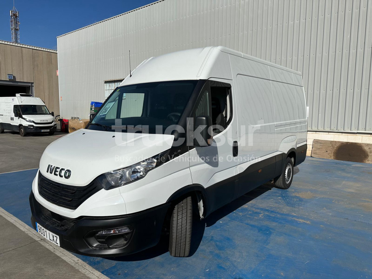 IVECO DAILY 35S16 F 12M3 - Dobozos kisteherautó: 1 kép. IVECO DAILY 35S16 F 12M3 - Dobozos kisteherautó: 1 kép.