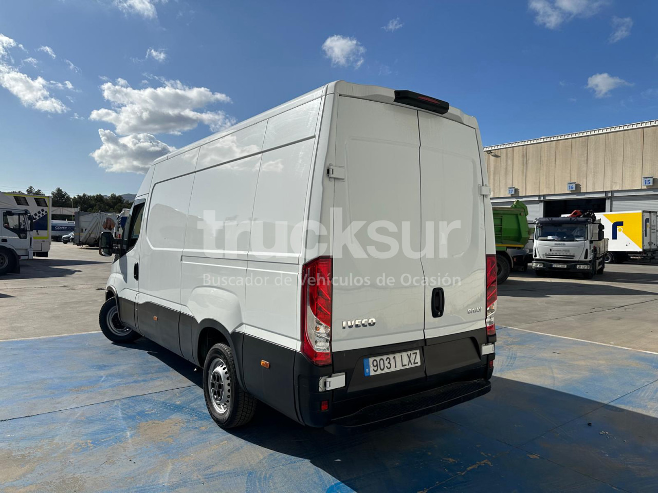 IVECO DAILY 35S16 F 12M3 - Dobozos kisteherautó: 5 kép. IVECO DAILY 35S16 F 12M3 - Dobozos kisteherautó: 5 kép.