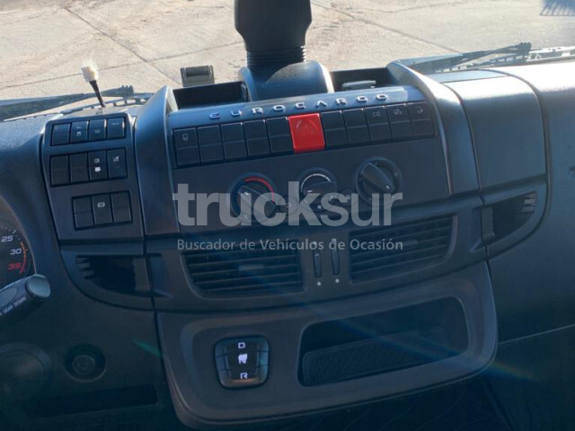 Dobozos felépítményű teherautó IVECO EUROCARGO 140E25: 8 kép.