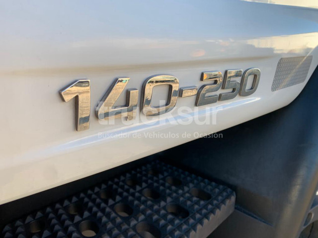 Dobozos felépítményű teherautó IVECO EUROCARGO 140E25: 6 kép.