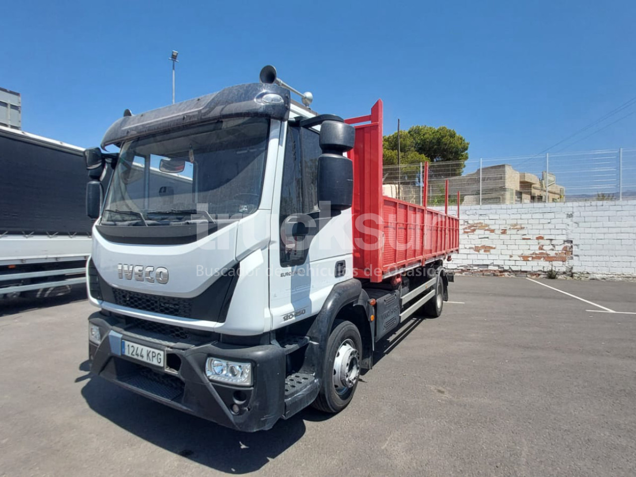 IVECO EUROCARGO 250.123 - Billenőplatós teherautó: 1 kép. IVECO EUROCARGO 250.123 - Billenőplatós teherautó: 1 kép.