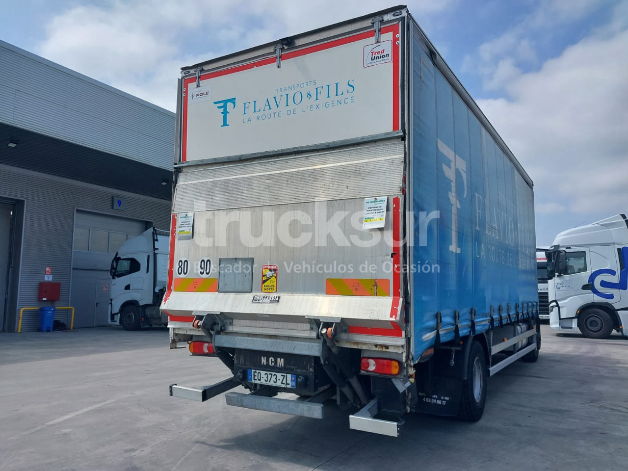 IVECO EUROCARGO ML160-250 - Ponyvás teherautó: 3 kép. IVECO EUROCARGO ML160-250 - Ponyvás teherautó: 3 kép.