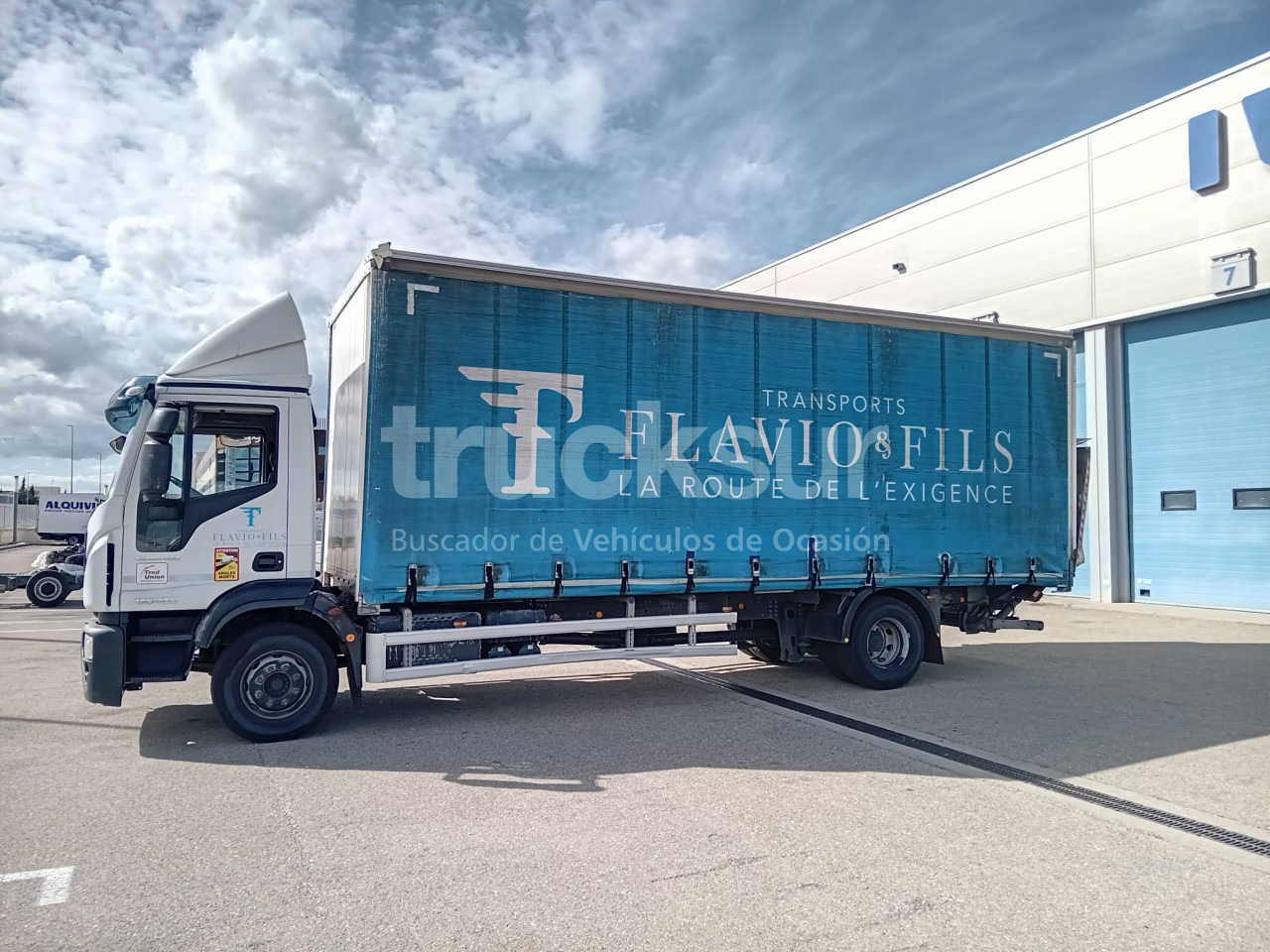 IVECO EUROCARGO ML160-250 - Ponyvás teherautó: 3 kép. IVECO EUROCARGO ML160-250 - Ponyvás teherautó: 3 kép.