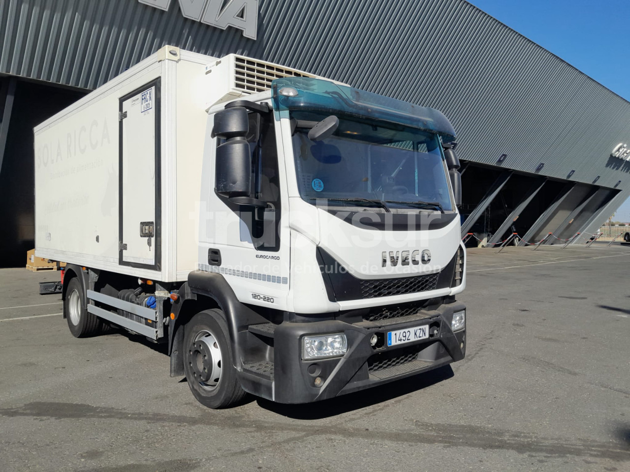 IVECO ML120E22 FRC-X - Dobozos felépítményű teherautó: 1 kép. IVECO ML120E22 FRC-X - Dobozos felépítményű teherautó: 1 kép.
