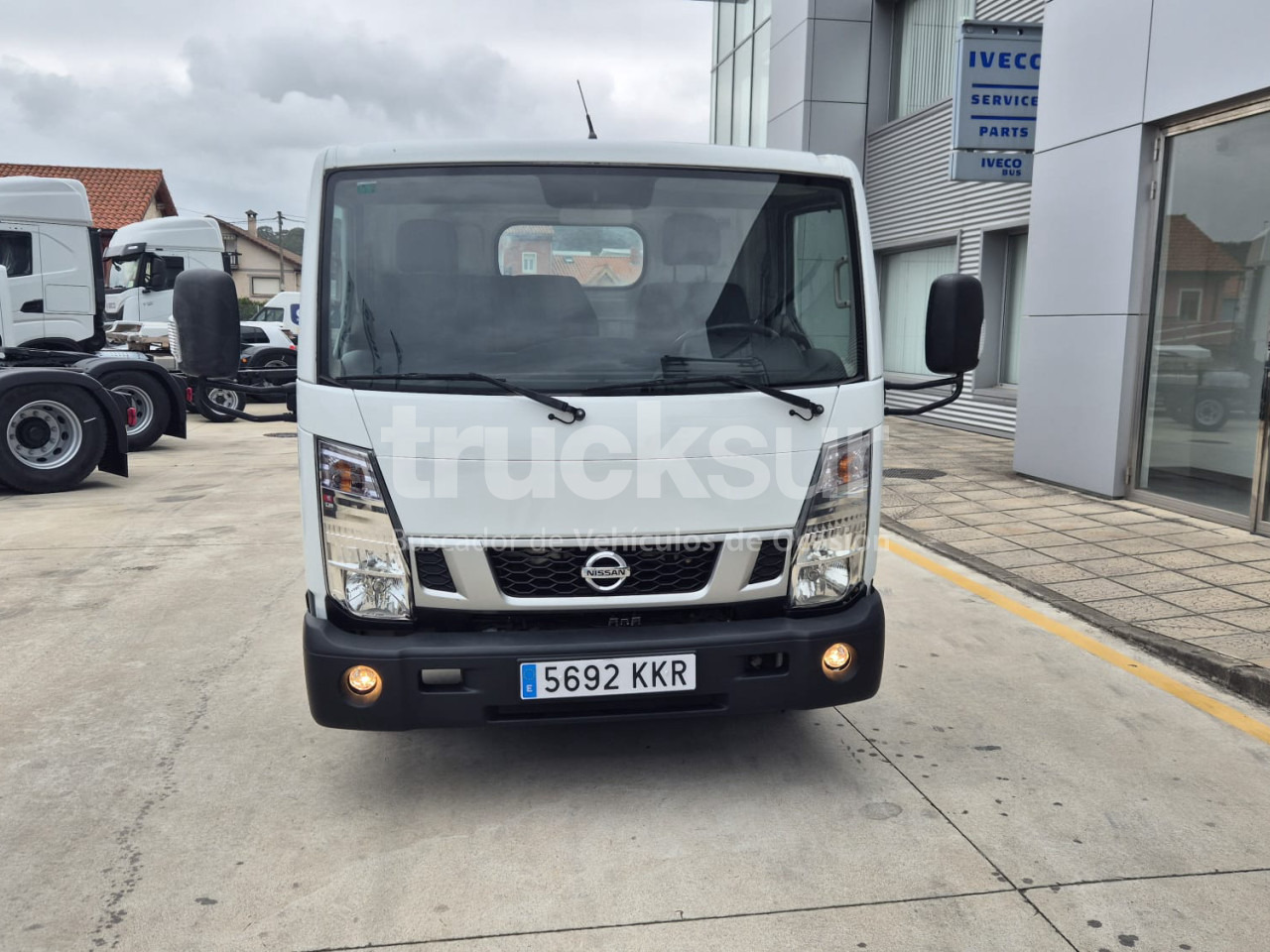 NISSAN NT 400 - Alvaz teherautó: 3 kép. NISSAN NT 400 - Alvaz teherautó: 3 kép.