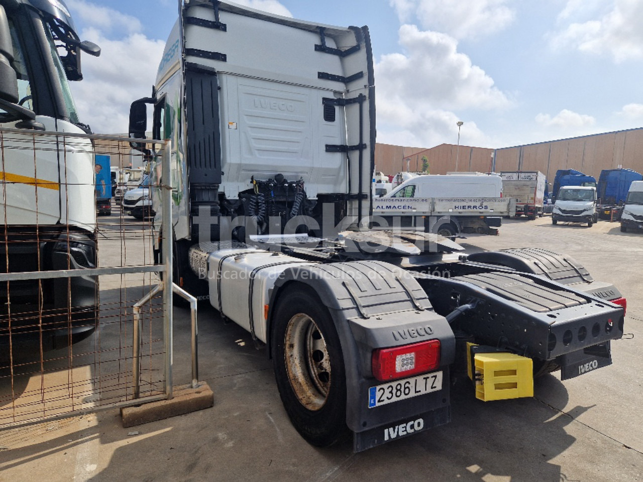 IVECO S-WAY AS440S51T/P - Nyergesvontató: 4 kép. IVECO S-WAY AS440S51T/P - Nyergesvontató: 4 kép.