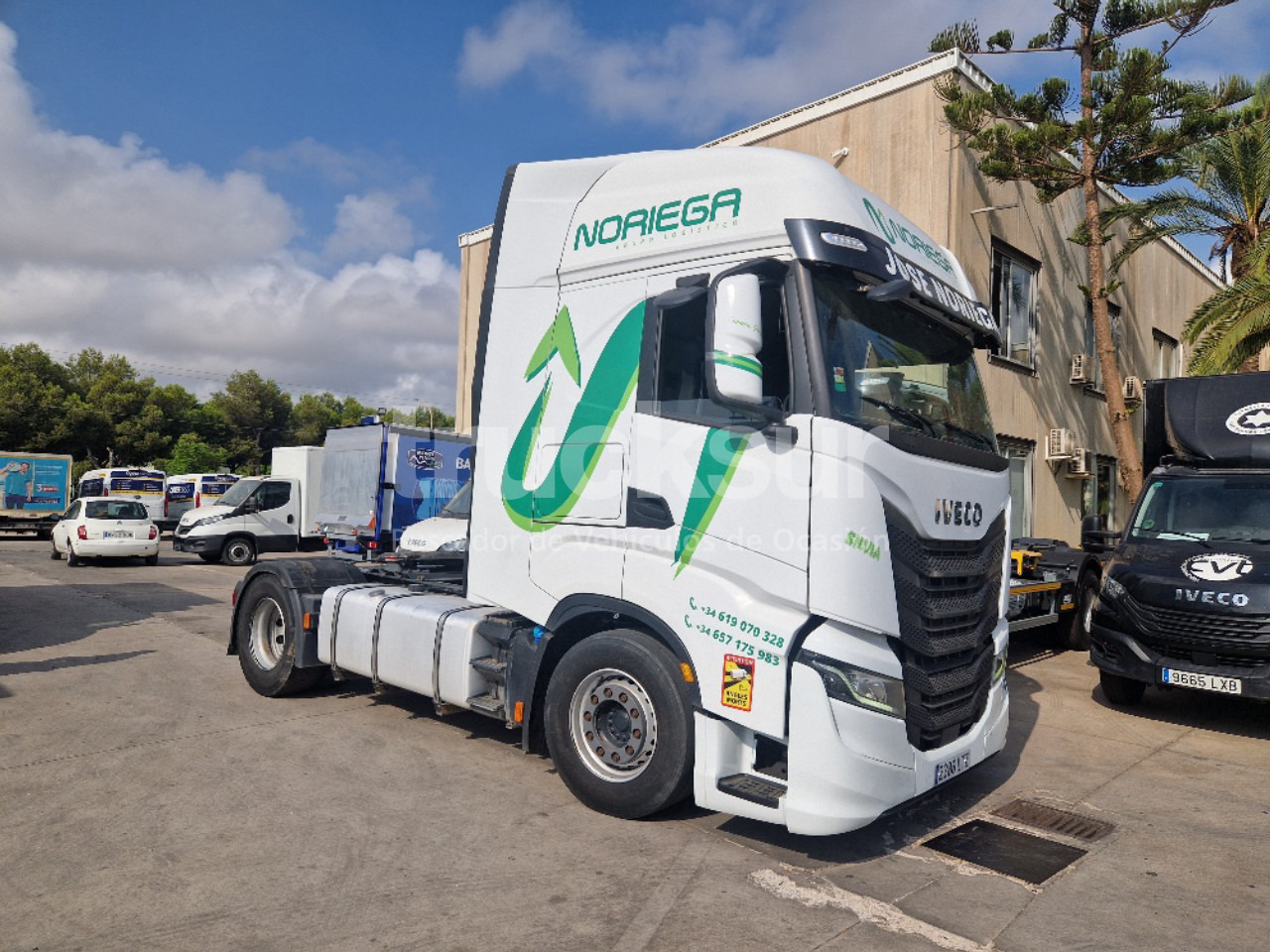 IVECO S-WAY AS440S51T/P - Nyergesvontató: 2 kép. IVECO S-WAY AS440S51T/P - Nyergesvontató: 2 kép.