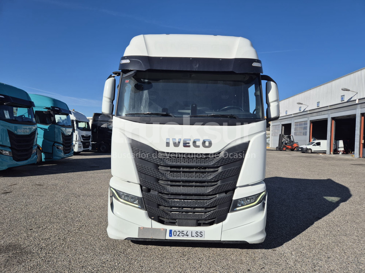 IVECO S-WAY AS440S51T/P - Nyergesvontató: 2 kép. IVECO S-WAY AS440S51T/P - Nyergesvontató: 2 kép.