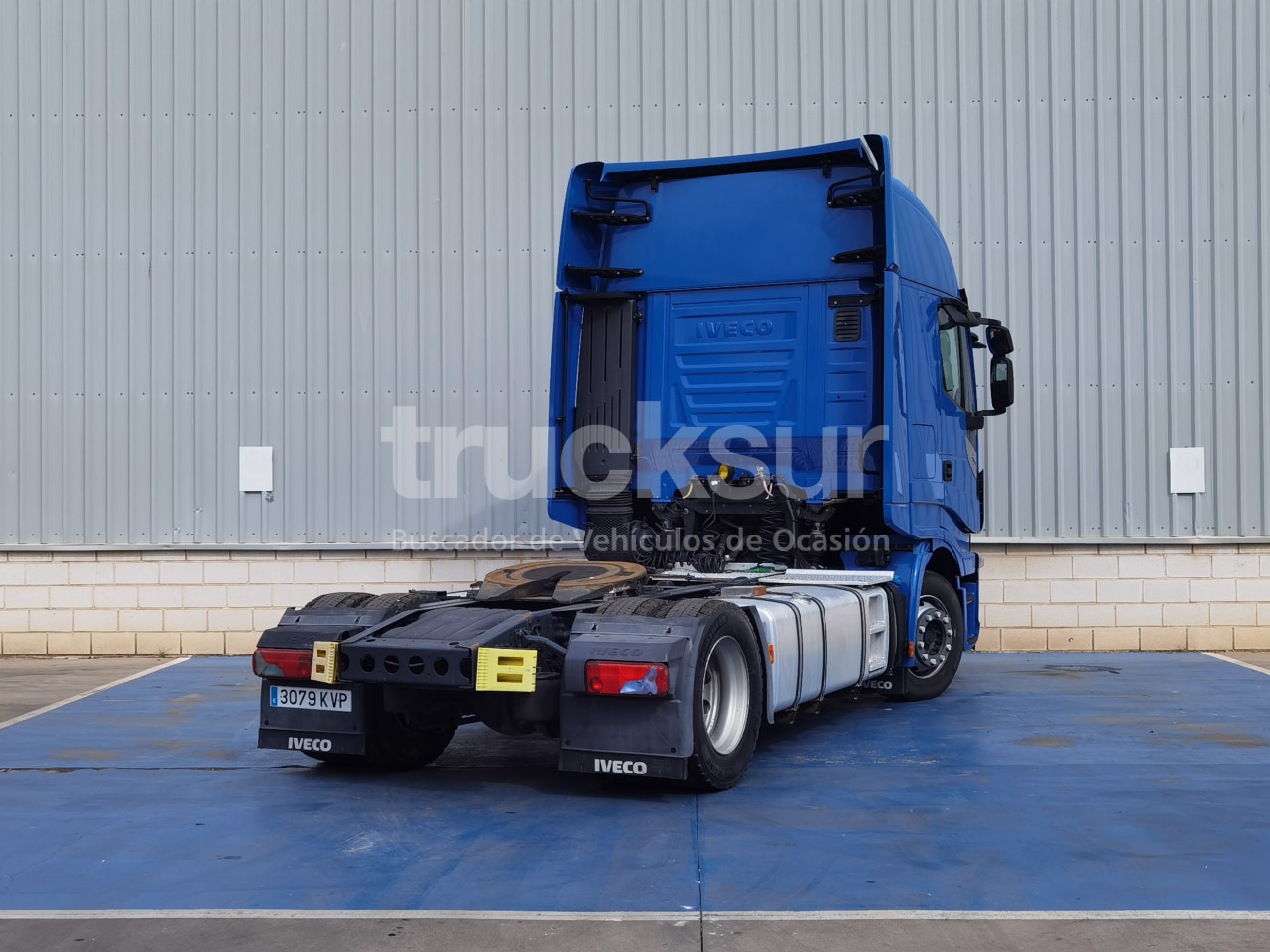 IVECO STRALIS AS440S46T/P HI-WAY - Nyergesvontató: 4 kép. IVECO STRALIS AS440S46T/P HI-WAY - Nyergesvontató: 4 kép.