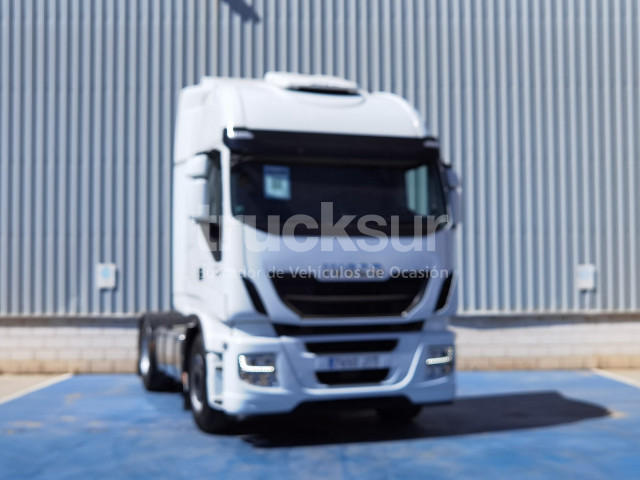 IVECO STRALIS AS440S48T/P ADR - Nyergesvontató: 2 kép. IVECO STRALIS AS440S48T/P ADR - Nyergesvontató: 2 kép.