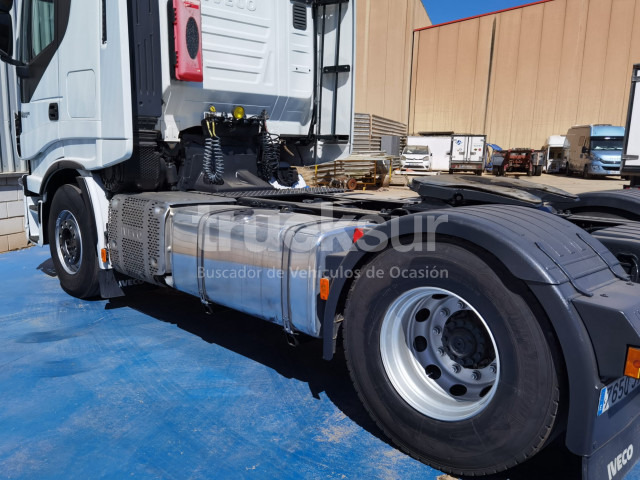 IVECO STRALIS AS440S48T/P ADR - Nyergesvontató: 5 kép. IVECO STRALIS AS440S48T/P ADR - Nyergesvontató: 5 kép.