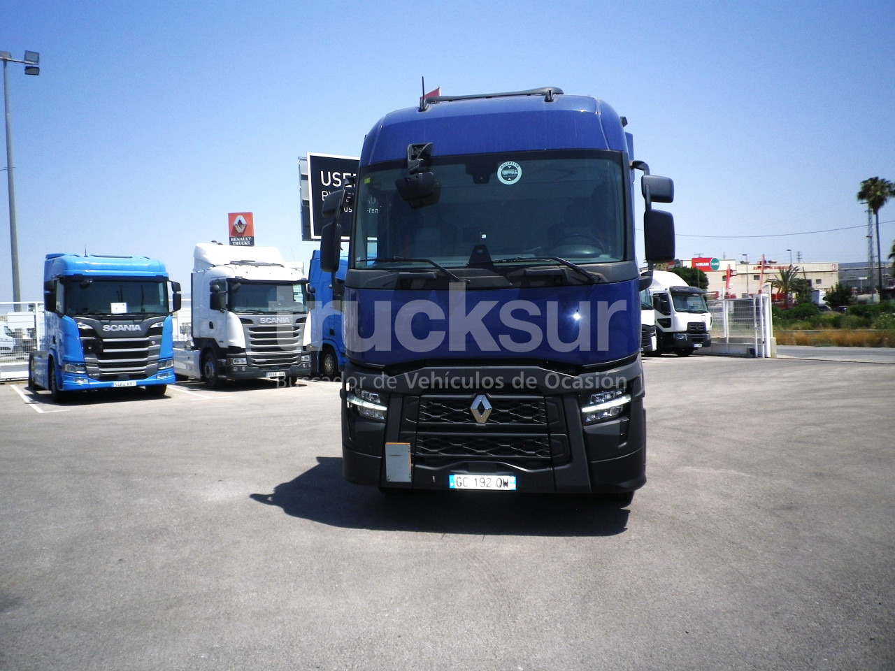 RENAULT T440 SLEEPER CAB - Nyergesvontató: 4 kép. RENAULT T440 SLEEPER CAB - Nyergesvontató: 4 kép.