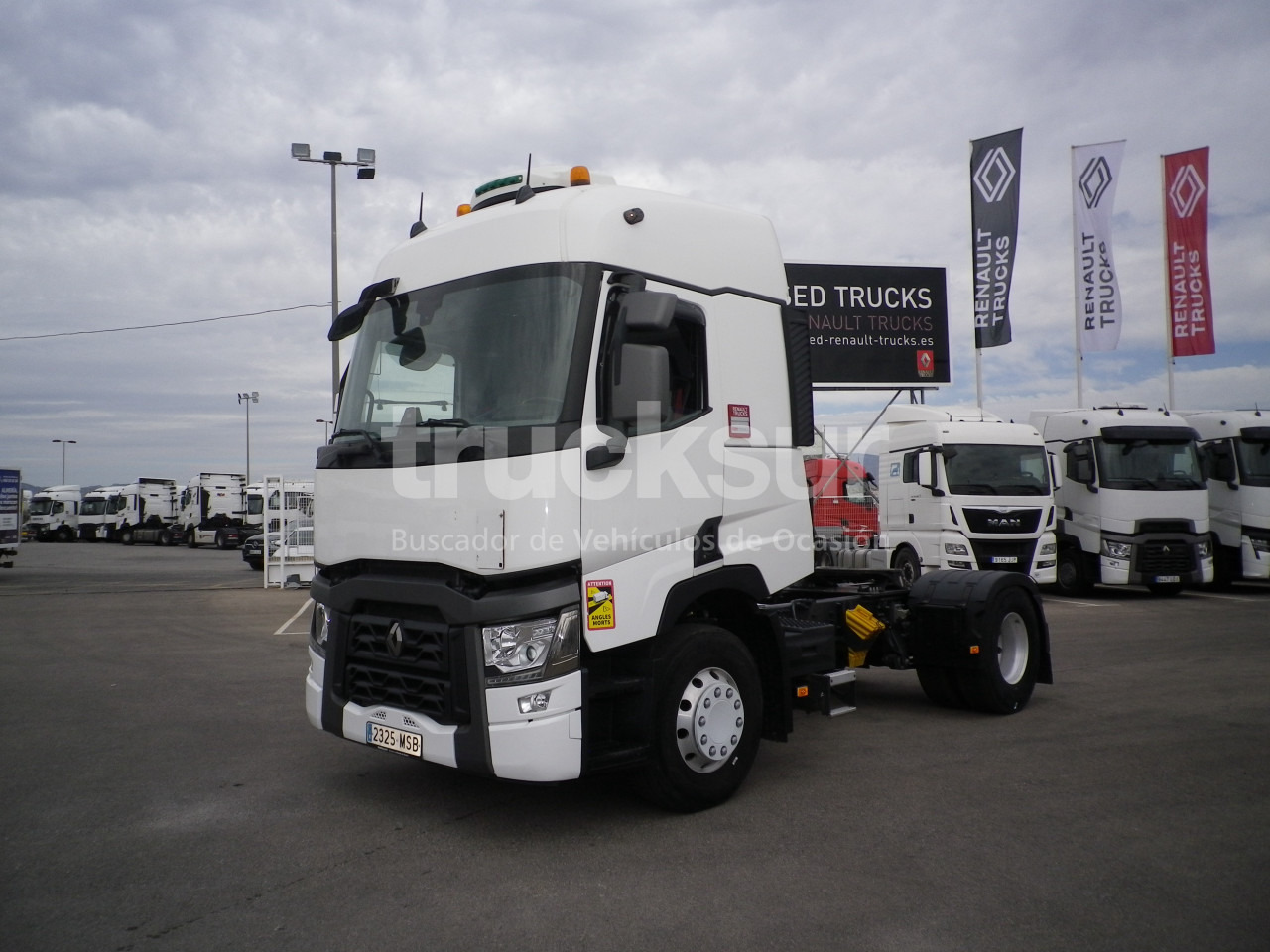 RENAULT T440 SLEEPER CAB - Nyergesvontató: 1 kép. RENAULT T440 SLEEPER CAB - Nyergesvontató: 1 kép.
