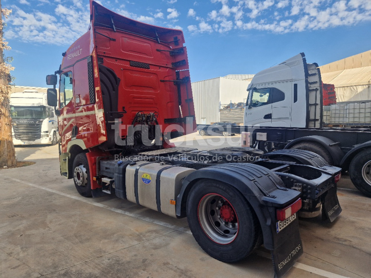 RENAULT T440 - Nyergesvontató: 3 kép. RENAULT T440 - Nyergesvontató: 3 kép.