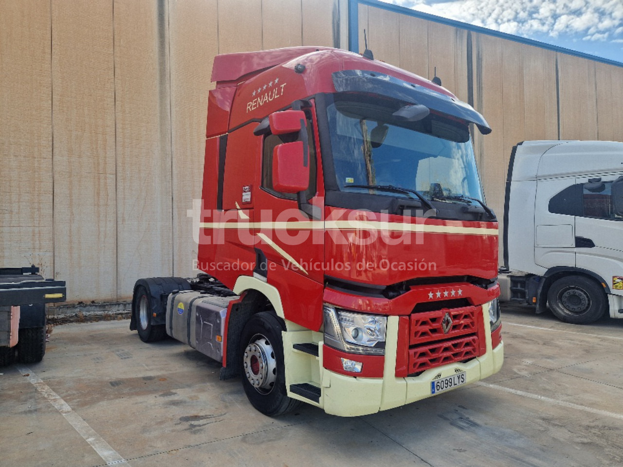 RENAULT T440 - Nyergesvontató: 2 kép. RENAULT T440 - Nyergesvontató: 2 kép.