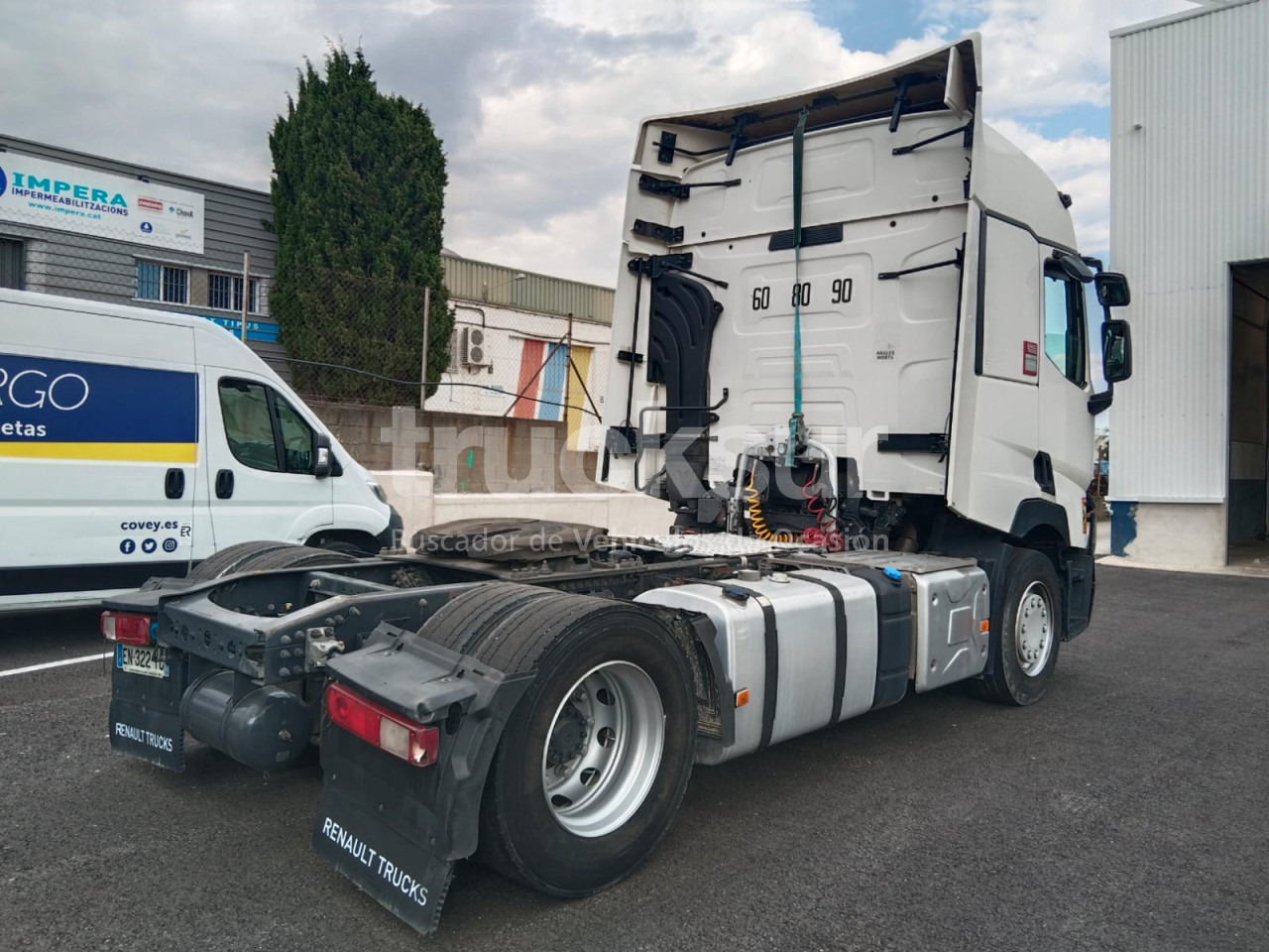 RENAULT T480 SLEEPER CAB - Nyergesvontató: 4 kép. RENAULT T480 SLEEPER CAB - Nyergesvontató: 4 kép.