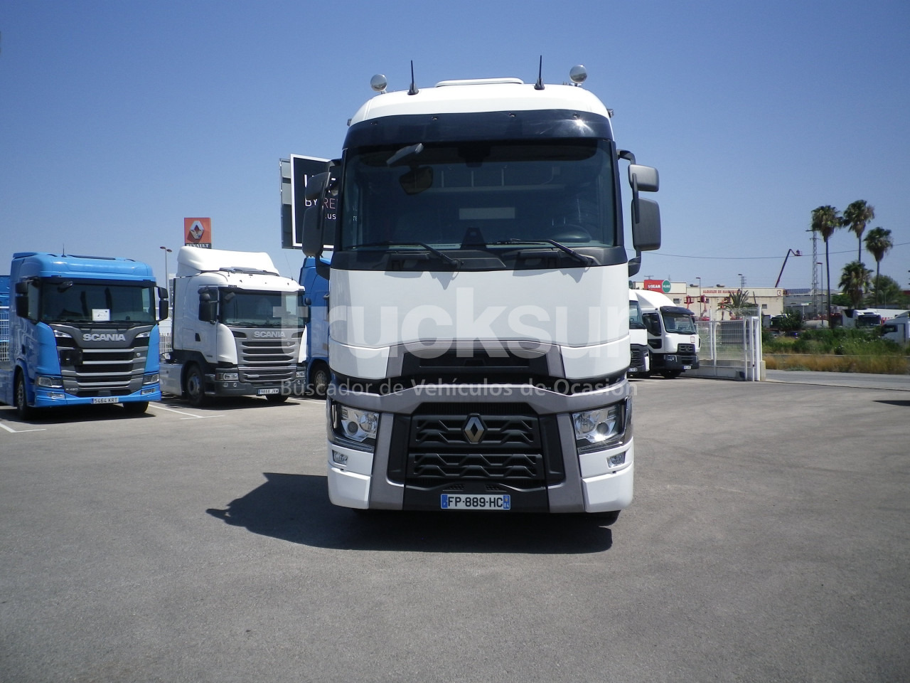 RENAULT T520 HIGH SLEEPER CAB - Nyergesvontató: 3 kép. RENAULT T520 HIGH SLEEPER CAB - Nyergesvontató: 3 kép.
