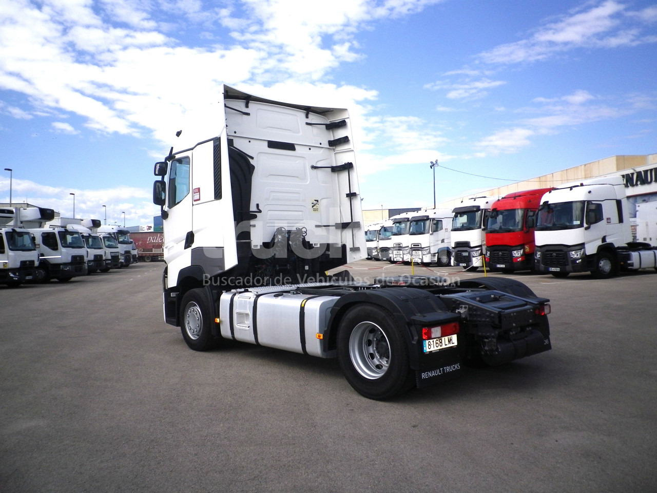 RENAULT T520 HIGH SLEEPER CAB - Nyergesvontató: 5 kép. RENAULT T520 HIGH SLEEPER CAB - Nyergesvontató: 5 kép.