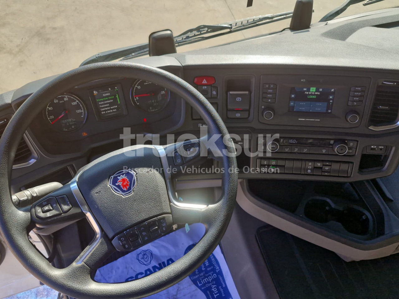 SCANIA R450 - Nyergesvontató: 5 kép. SCANIA R450 - Nyergesvontató: 5 kép.