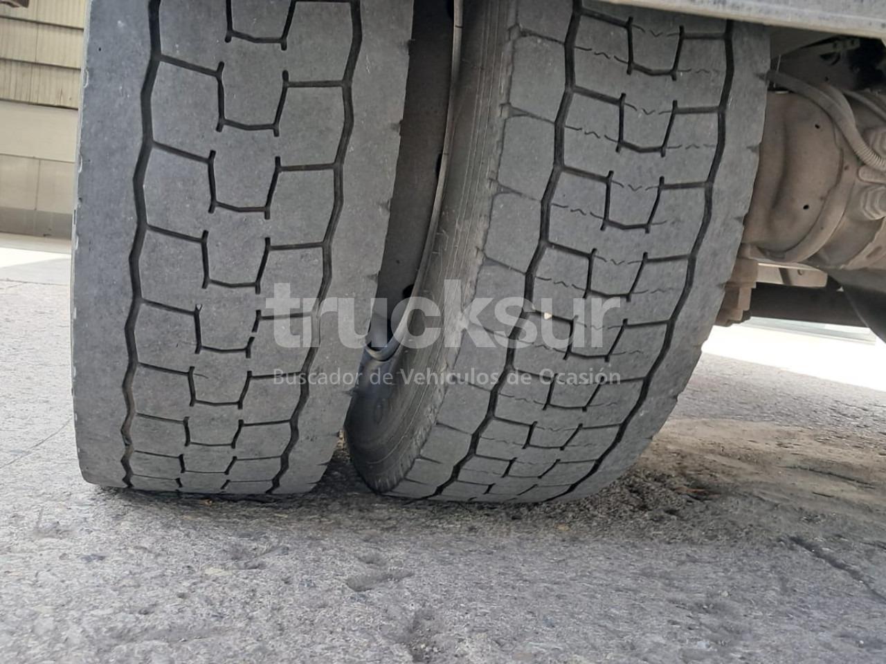 Ponyvás teherautó RENAULT D 12.210 SEMITAULINER: 11 kép.
